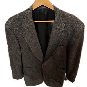 Stewart Country tweed blazer. Excellent condition. Wool. Gray. Size L